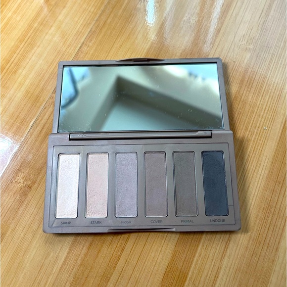 Urban decay Naked 2 Basics mini eyeshadow pallet - Picture 2 of 6
